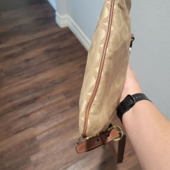 Coach Khaki Op Art Madison Crossbody Bag in KHAKI Swingpack # 41992 - Picture 15 of 16